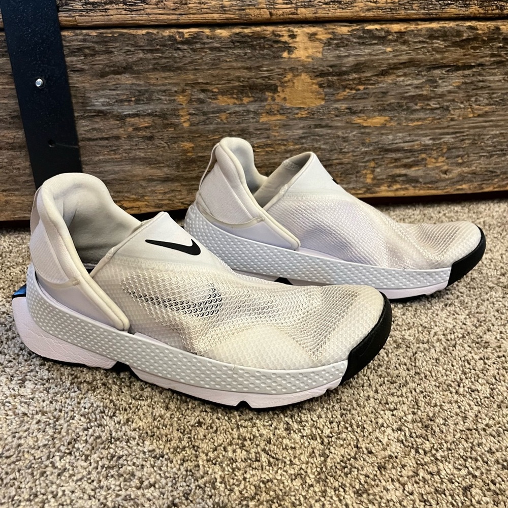 Nikes FlyEase